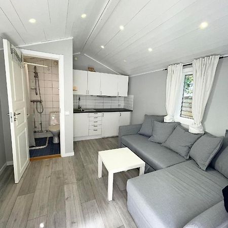 Egen Stuga Mitt I Stan Karlstad Exteriér fotografie