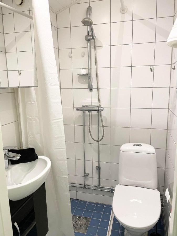 Egen Stuga Mitt I Stan Karlstad Exteriér fotografie